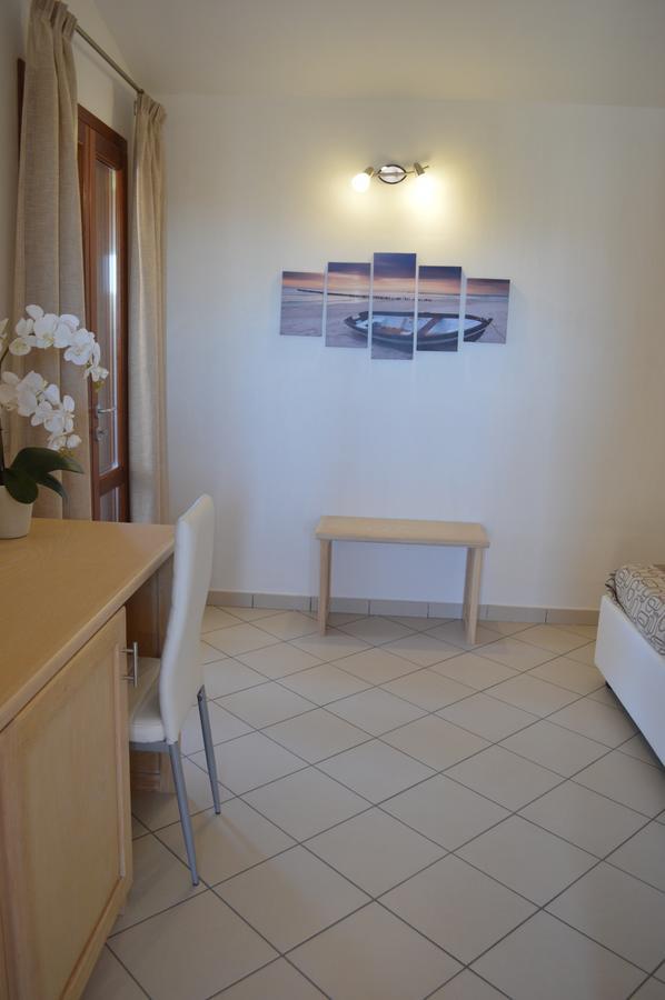 Guest Rooms Affittacamere San Teodoro  Exterior foto