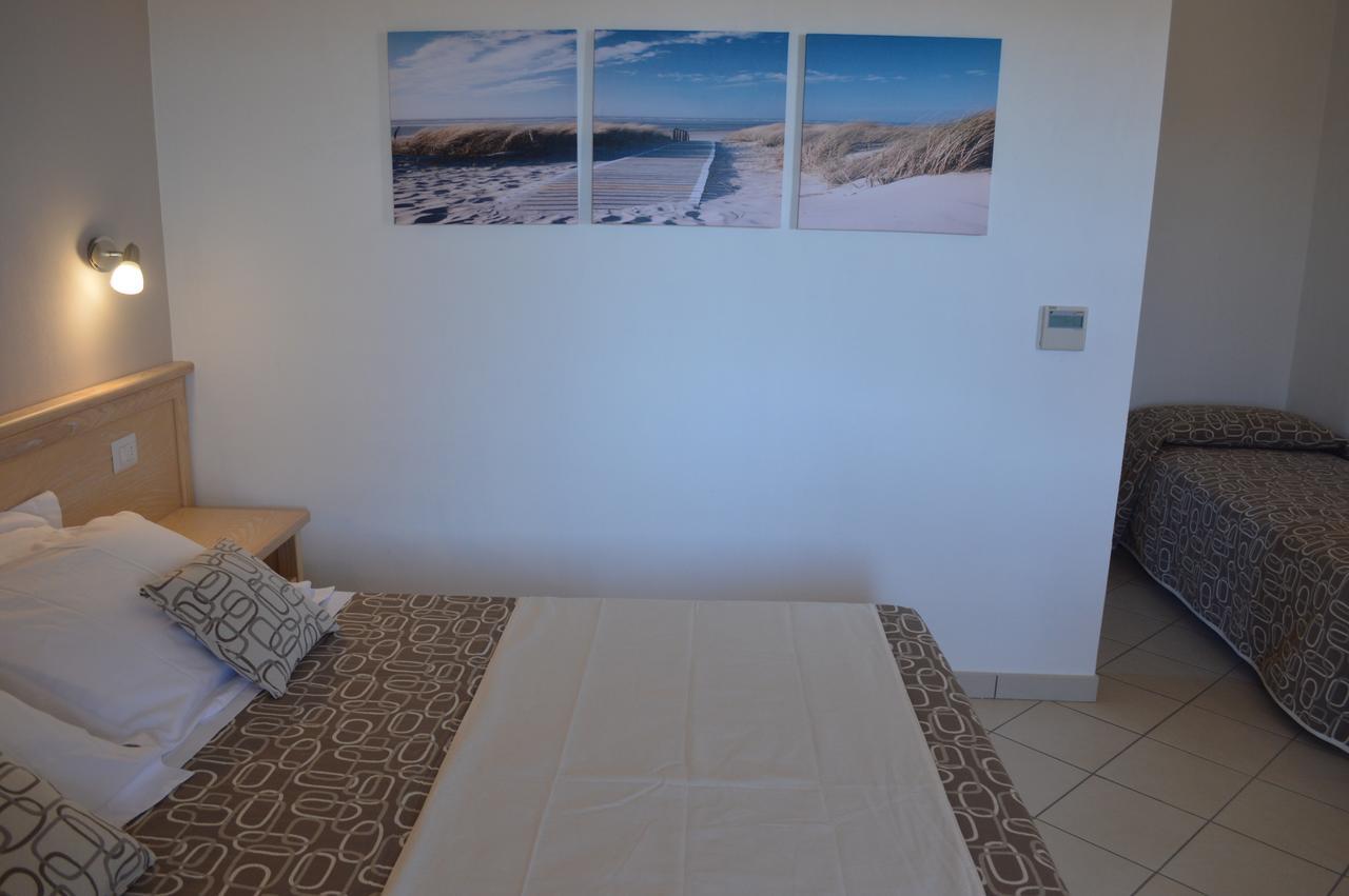 Guest Rooms Affittacamere San Teodoro  Exterior foto