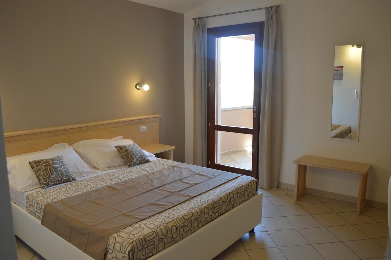 Guest Rooms Affittacamere San Teodoro  Exterior foto