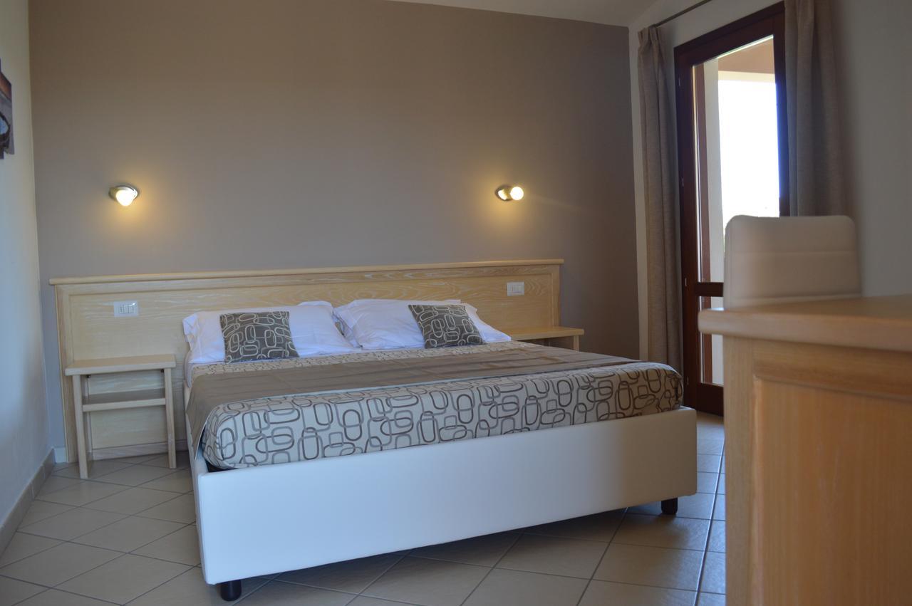 Guest Rooms Affittacamere San Teodoro  Exterior foto