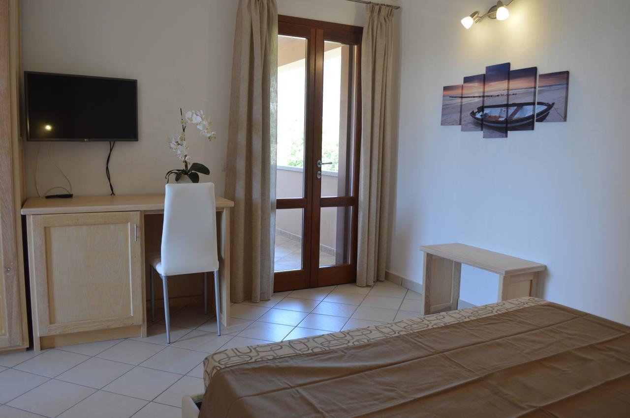 Guest Rooms Affittacamere San Teodoro  Exterior foto