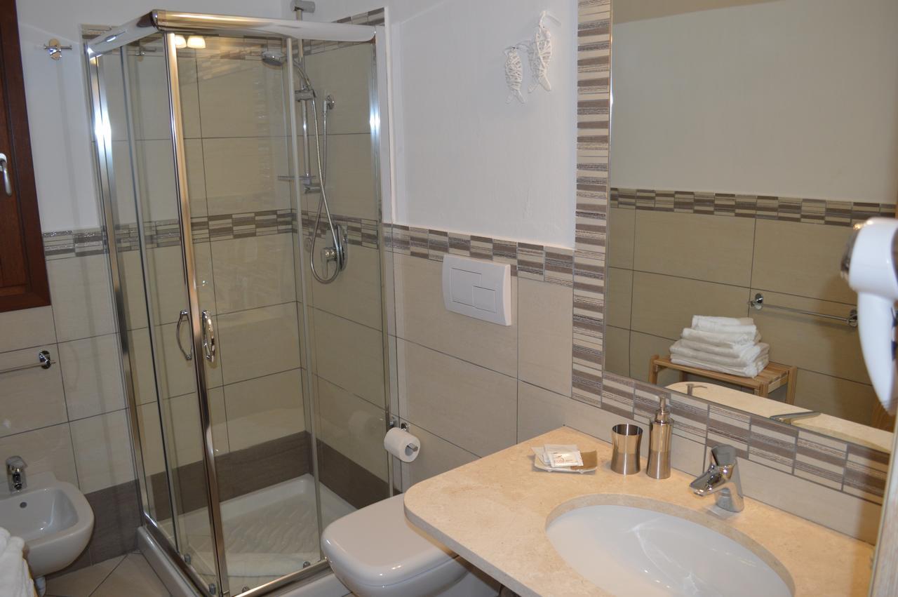 Guest Rooms Affittacamere San Teodoro  Exterior foto